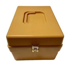 Vintage Wilson Wil-Hold Mustard Yellow Plastic Pattern Sewing Box & Dividers.